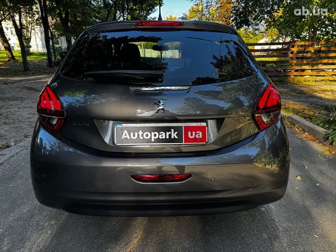 Peugeot 208 2019 серый - фото 16
