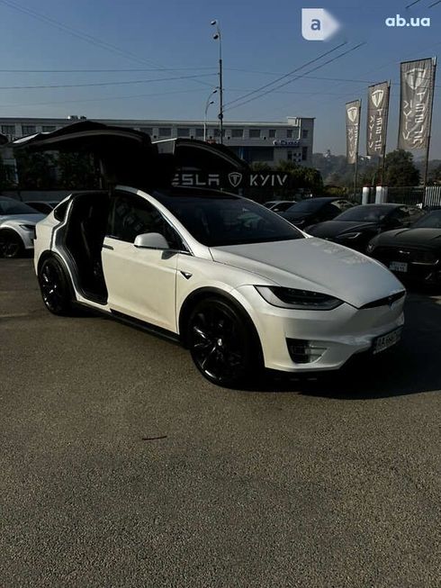 Tesla Model X 2019 - фото 22