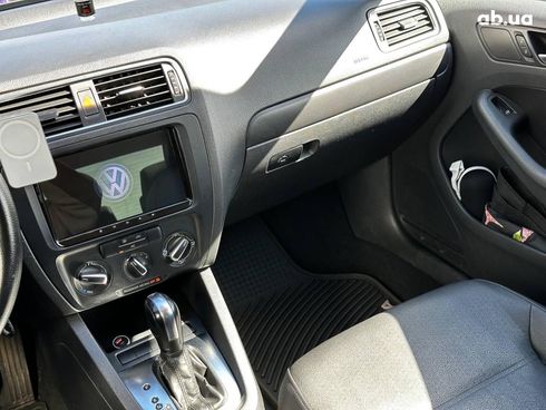 Volkswagen Jetta 2012 серый - фото 15