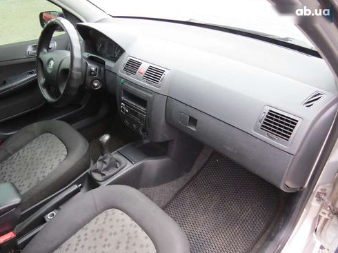 Skoda Fabia 2005 - фото 18