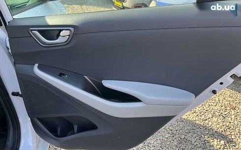 Hyundai Ioniq 2021 - фото 25