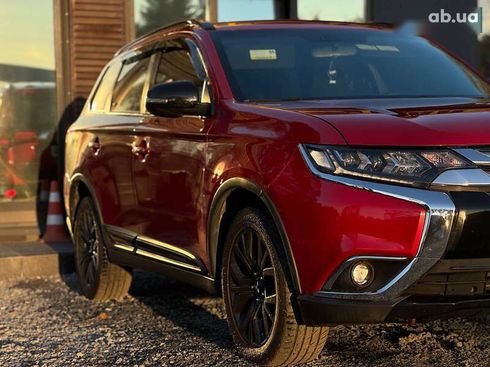 Mitsubishi Outlander 2018 - фото 6