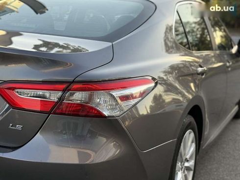 Toyota Camry 2019 - фото 9