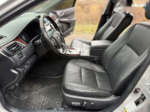 Toyota Camry 2011 - фото 15