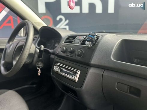 Skoda Fabia 2008 - фото 13