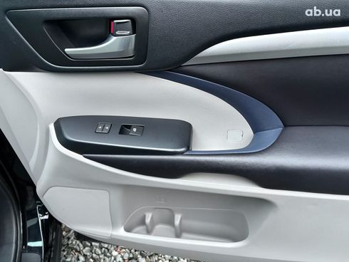 Toyota Highlander 2016 черный - фото 20