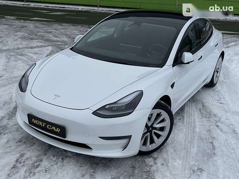 Tesla Model 3 2022 - фото 2