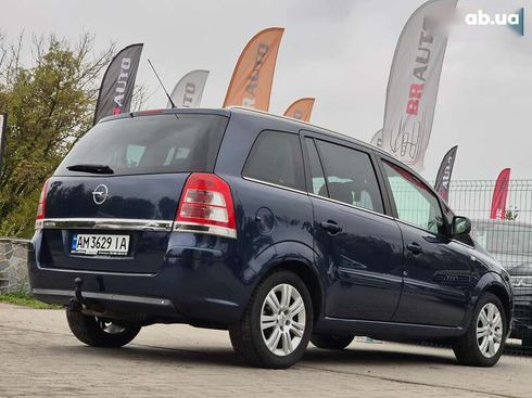 Opel Zafira 2011 - фото 14