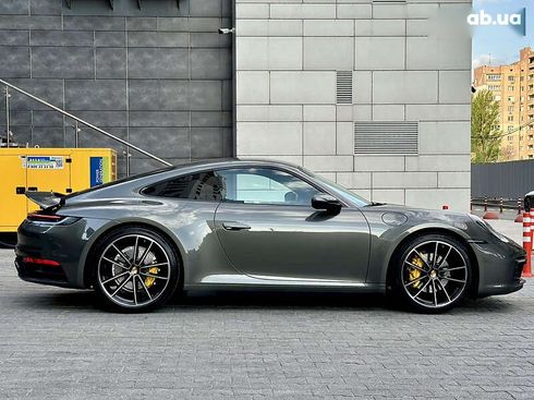 Porsche 911 2021 - фото 16