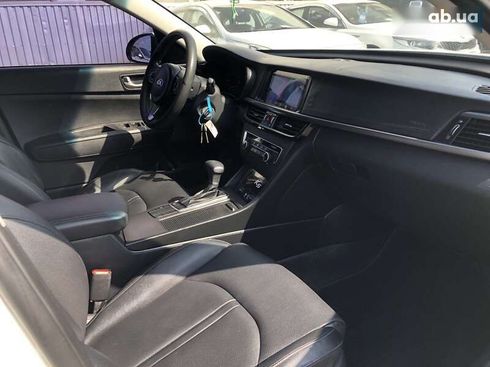 Kia K5 2017 - фото 9