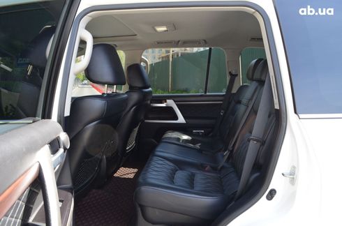 Toyota Land Cruiser 2016 белый - фото 12