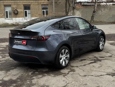 Tesla Model Y 2023 серый - фото 25