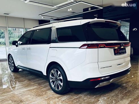 Kia Carnival 2021 - фото 10
