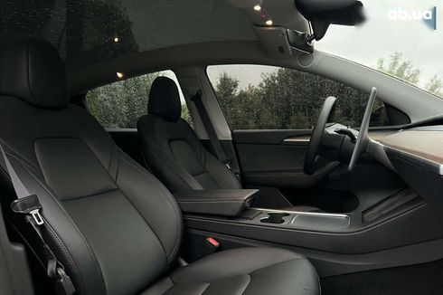 Tesla Model Y 2024 - фото 17
