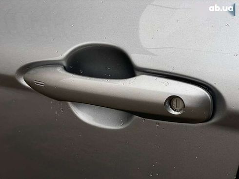 Toyota Camry 2020 - фото 19