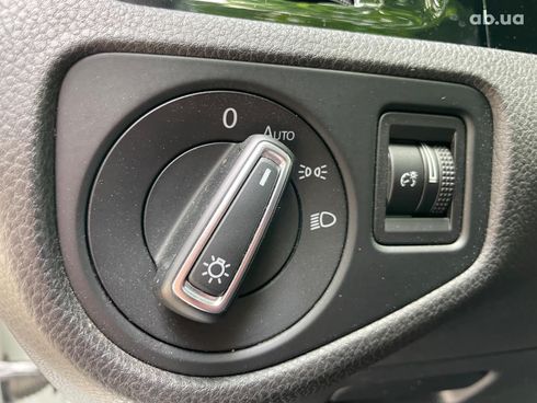 Volkswagen e-Golf 2017 белый - фото 37