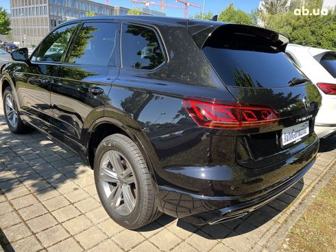 Volkswagen Touareg 2022 - фото 4