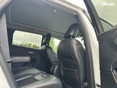 Jeep Cherokee 2019 белый - фото 25