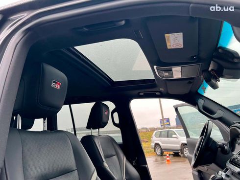Toyota Land Cruiser 2022 серый - фото 54