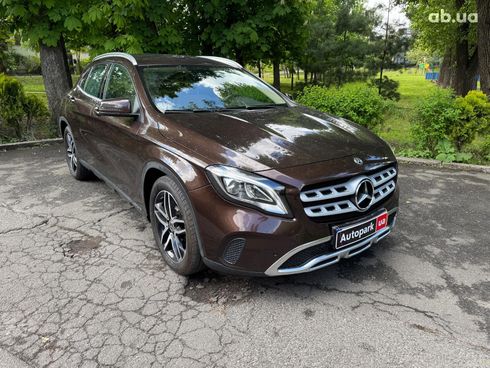 Mercedes-Benz GLA-Класс 2017 коричневый - фото 3