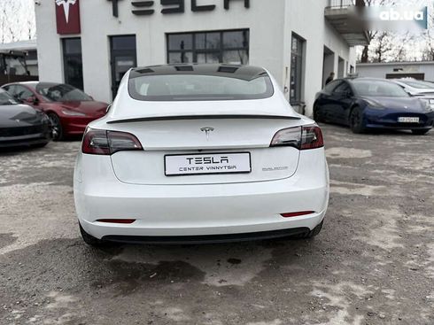 Tesla Model 3 2022 - фото 13