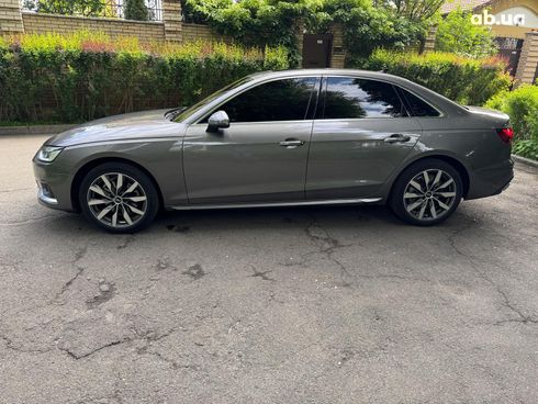 Audi A4 2021 серый - фото 10