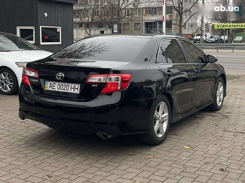 Toyota Camry 2014 - фото 9