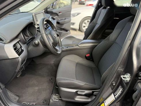 Toyota C-HR 2021 - фото 14