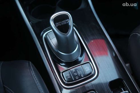 Mitsubishi Outlander 2017 - фото 19