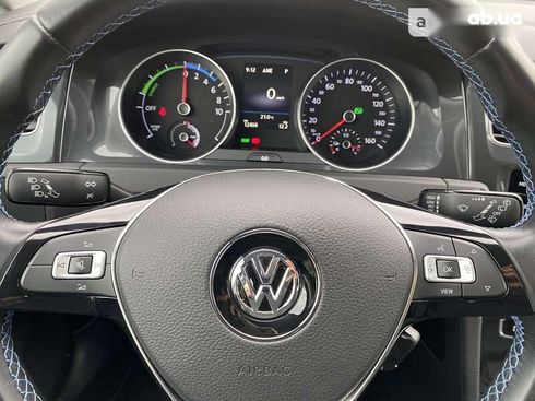 Volkswagen e-Golf 2020 - фото 24