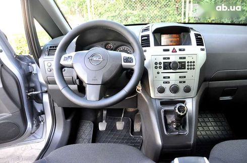 Opel Zafira 2009 - фото 22