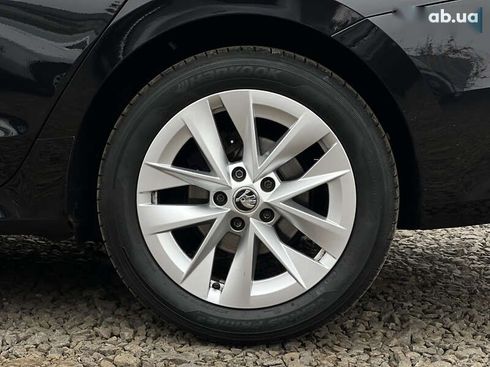 Skoda Octavia 2021 - фото 18