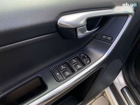 Volvo XC60 2017 - фото 11