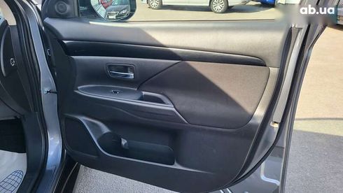 Mitsubishi Outlander 2021 - фото 30