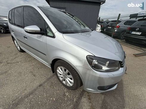 Volkswagen Touran 2012 - фото 8