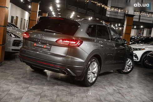 Volkswagen Touareg 2019 - фото 8