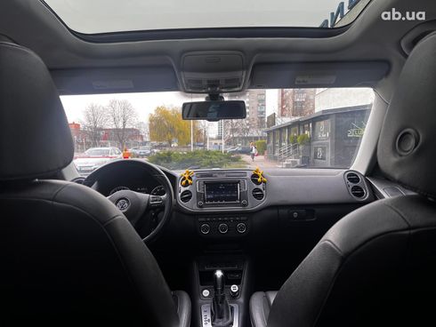 Volkswagen Tiguan 2016 серый - фото 25