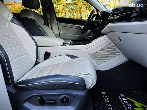 Volkswagen Touareg 2019 - фото 27