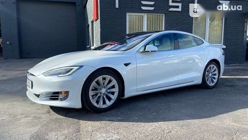 Tesla Model S 2019 - фото 8