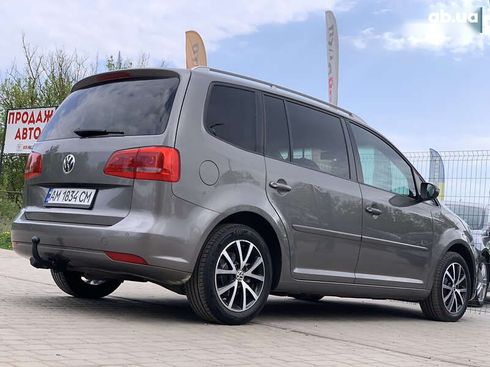 Volkswagen Touran 2011 - фото 14