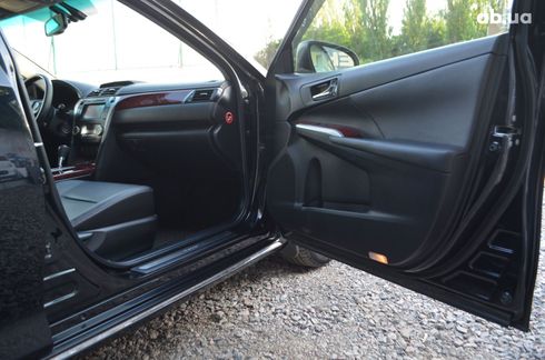 Toyota Camry 2014 черный - фото 15