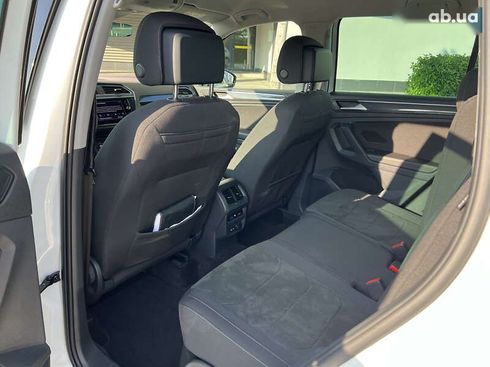Volkswagen Tiguan 2021 - фото 17
