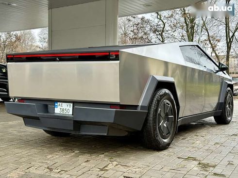 Tesla Cybertruck 2024 - фото 13
