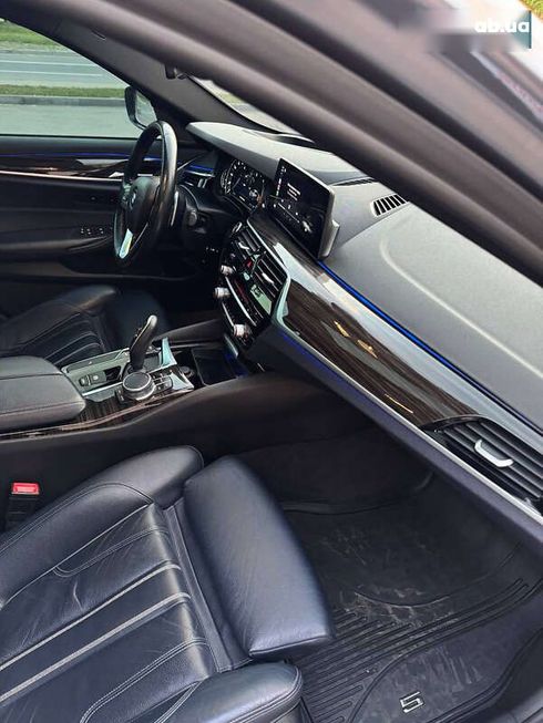 BMW 5 серия 2017 - фото 17