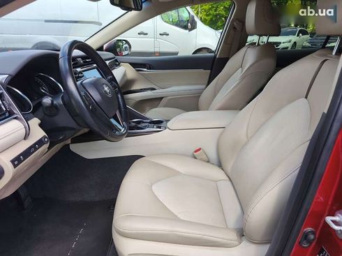 Toyota Camry 2018 - фото 8