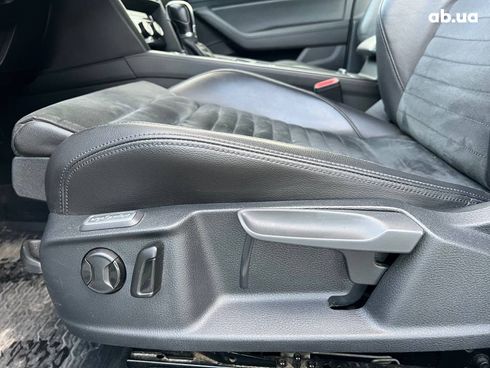 Volkswagen Passat 2016 белый - фото 20