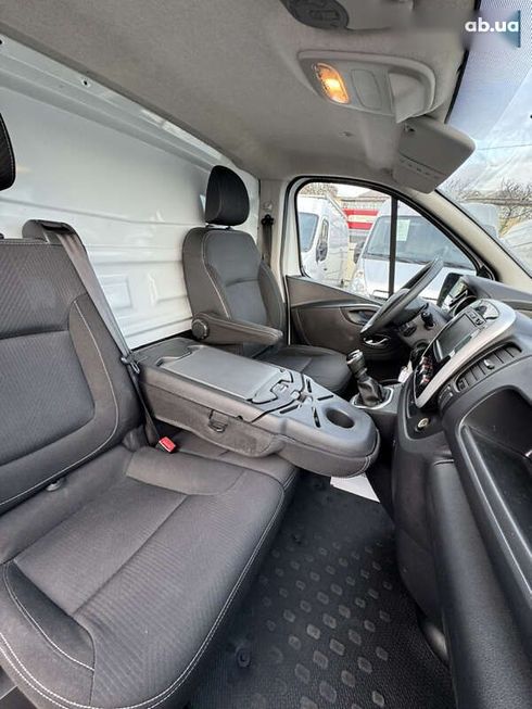 Renault Trafic 2020 - фото 28