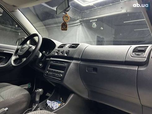 Skoda Fabia 2010 - фото 13
