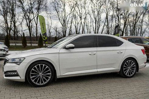 Skoda Superb 2020 - фото 26