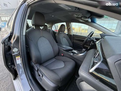 Toyota Camry 2019 - фото 14